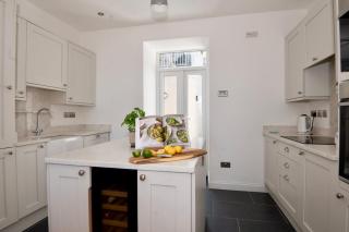 Loyalty - New Quay - 6