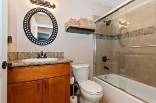 Timber lodge Retreat w/Game room - Sugarloaf - 8