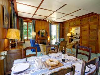 Chalet familial spacieux avec sauna et cheminée, proche nature au Bessat - FR-1-496-24 - 8