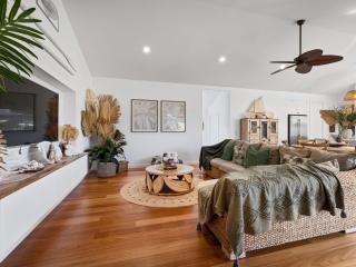 Kia Orana Island Home with Pool - Casuarina - 2