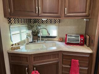 Gorgeous Denali 5th Wheel Delight! - 8