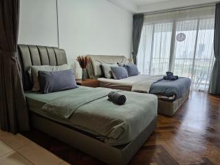 Deluxe Seaview Suite Twin Bed by The Only Bnb - Tanjong Tokong - 3