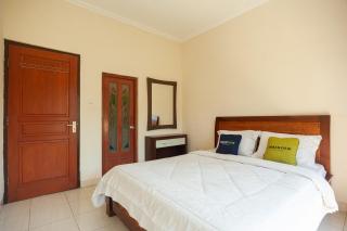 Urbanview Resort Syariah Khansa Cisarua Puncak by RedDoorz - 2