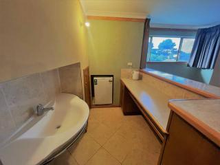 Emily St Escape - Esperance - 2