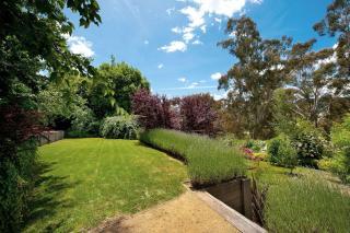 Lake Cottage - Daylesford - 2