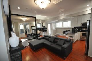 New Luxurious 3 Bedroom Kingsway Castle Suite - 3