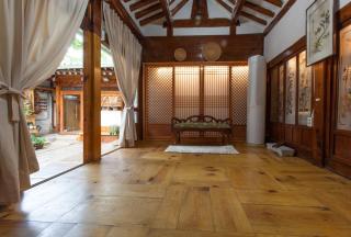 Dongmyo Hanok Sihwadang - Private Korean Style House in the City Center with a Beautiful Garden - Seul - 3