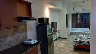 USA embassy front suite Pearl of the Orient - Manila - 7