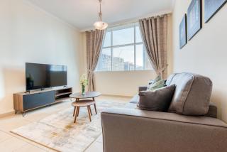 RH- Urban Living, spacious 01BR, near burj Khalifa - 8