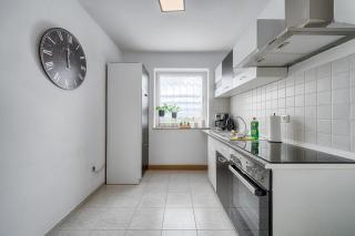 Select-Home 3 - Netflix - Parkplatz - Business Home - 1