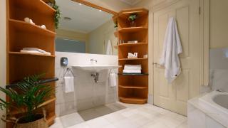 Lakeside Suite 3 - Lake View & Spa Bath - Daylesford - 4