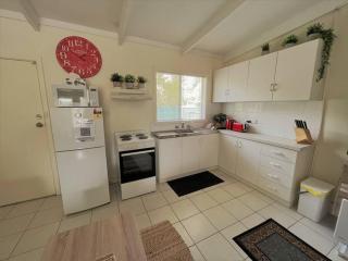 Three Palms Apartments Unit 2 - Esperance - 9