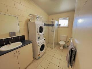 Esperance Little Units 2 - 3