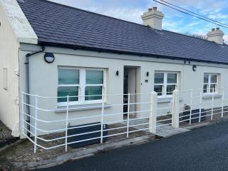 1 Quay Cottages Relaxing 3 bedroom on Sea-Front - Killala - 0