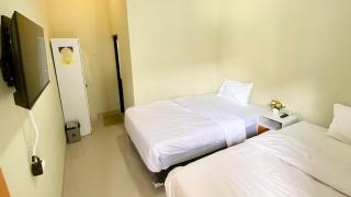 Madina Guest House Syariah near Gembira Loka Zoo Yogyakarta Mitra RedDoorz - 7