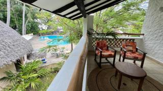 Pinewood Beach Resort and Spa - Praia de Diani - 2