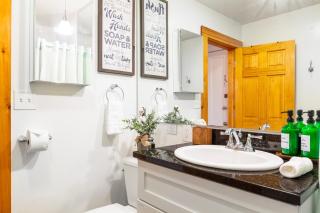 Modern Century Loft At The Pillars - Cleveland - 6