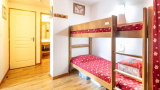 V DU BACHAT- Joubarbes E12 - 6 pers - Chamrousse - 8