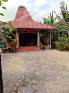 Rumah Ukhi Guest House - Yogyakarta - 3
