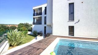 Luxury villa with sea view, pool and jacuzzi near the beach in the town of Pula by WiiBuk - 5