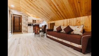 Zoo Adjacent Summit Flat By Brasov BnB - 1