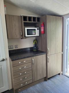 Lovely 8 Berth Caravan With Decking And Nearby Scratby Beach Ref 50005A - Great Yarmouth - 1