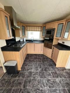 Lovely Caravan With Decking At Manor Park, Near Hunstanton Beach Ref 23034C - Hunstanton - 4