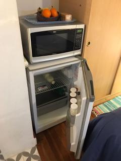 Monoambiente con baño privado y cocineta dentro de casa - Buenos Aires - 1