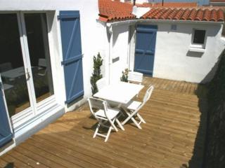 Charmante maison rénovée proche port et plage, 3 chambres, cour avec salon de jardin - FR-1-331-81 - Les Sables-dʼOlonne - 0