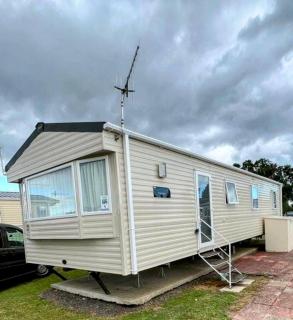 8 berth caravan,pet friendly. - Merston - 0