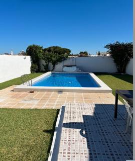 Fantástico chalet con piscina - 8