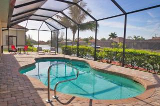 5 bedroom, 3 bath poolhome on gulf access canal - 0