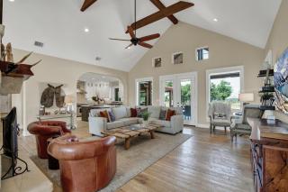 Luxury Ranch w/Pool-Hot tub-Near Fred! - Fredericksburg - 3