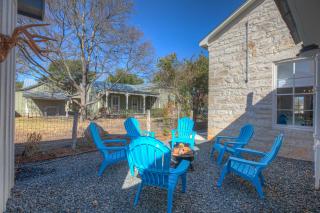 New! Luxurious Home with Wine Cellar & Firepit! - Fredericksburg - 4