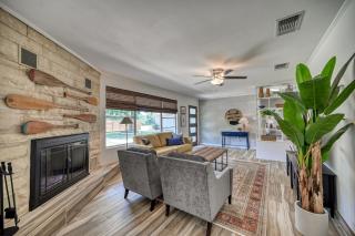 Luxury Lakefront Oasis with Boat Dock-Firepit - McQueeney - 3