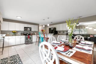 Stylish Home - Lrg Yard with games Grill & Hot Tub - Fredericksburg - 4