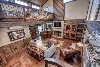 Luxury 23-ac Ranch Casita with Hot tub - Luckenbach - 3