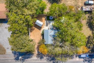 Charming Cottage Near Main with Patio&FirePit!! - Fredericksburg - 1