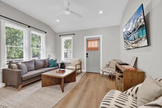 The Grove-A Charming Cottage - 2 blks to Main St - Fredericksburg - 5