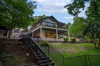 Luxury Riverfront Villa with Firepit & Gameroom! - Canyon Lake - 7
