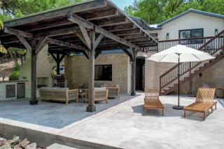 Luxury Riverfront Villa with Firepit & Gameroom! - Canyon Lake - 3