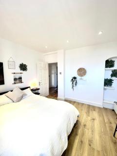 Bright & Spacious 1 bed steps from Hyde Park - Londra - 0
