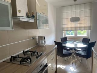 Spacious Modern Apartment Close to the Beach - 6