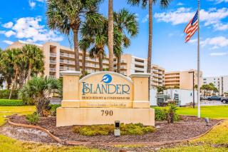 Islander E 2001 - 5