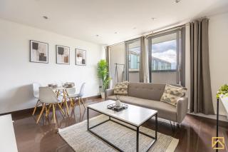 Luxury 2-bed In central MK By Valore Property Services - 8