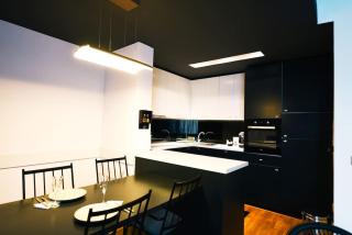 Monochromatic Apartment - Prishtinë - 3