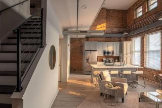 Entire Historic Building Sleeps 30 - Cincinnati - 2