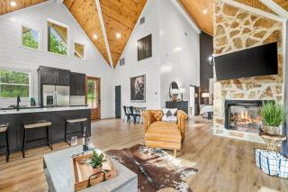 Double Arrow Cabin - 3