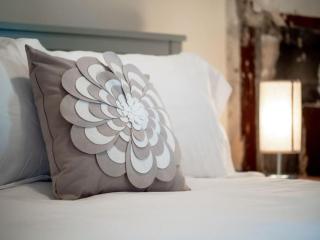 Cozy OTR Home with Private Roof Deck - 7