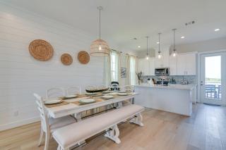 Seas The Day Home with Pool Access in Galveston - Galveston - 4